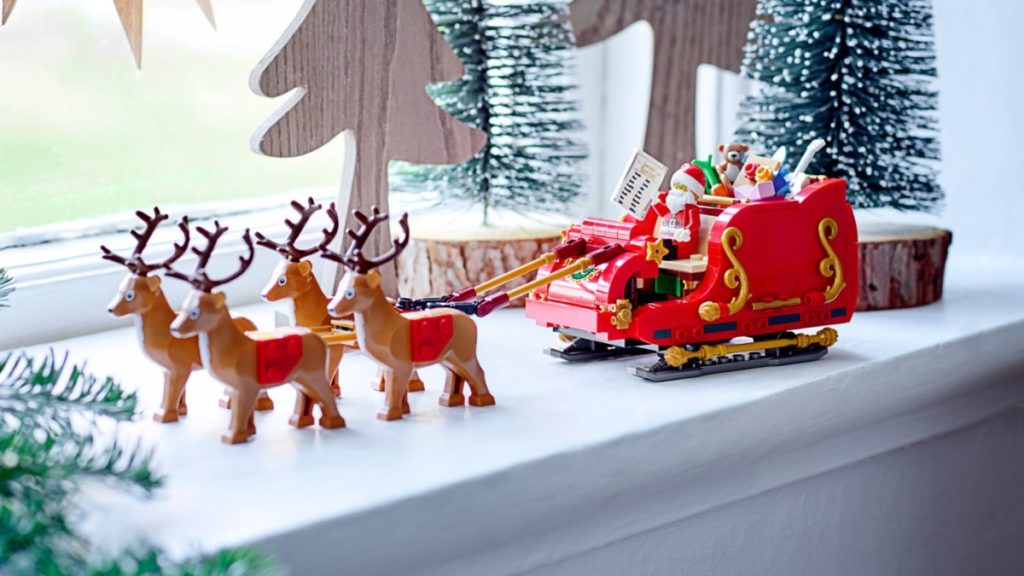 LEGO Seasonal 40499 Santas Sleigh featured 2 1024x576
