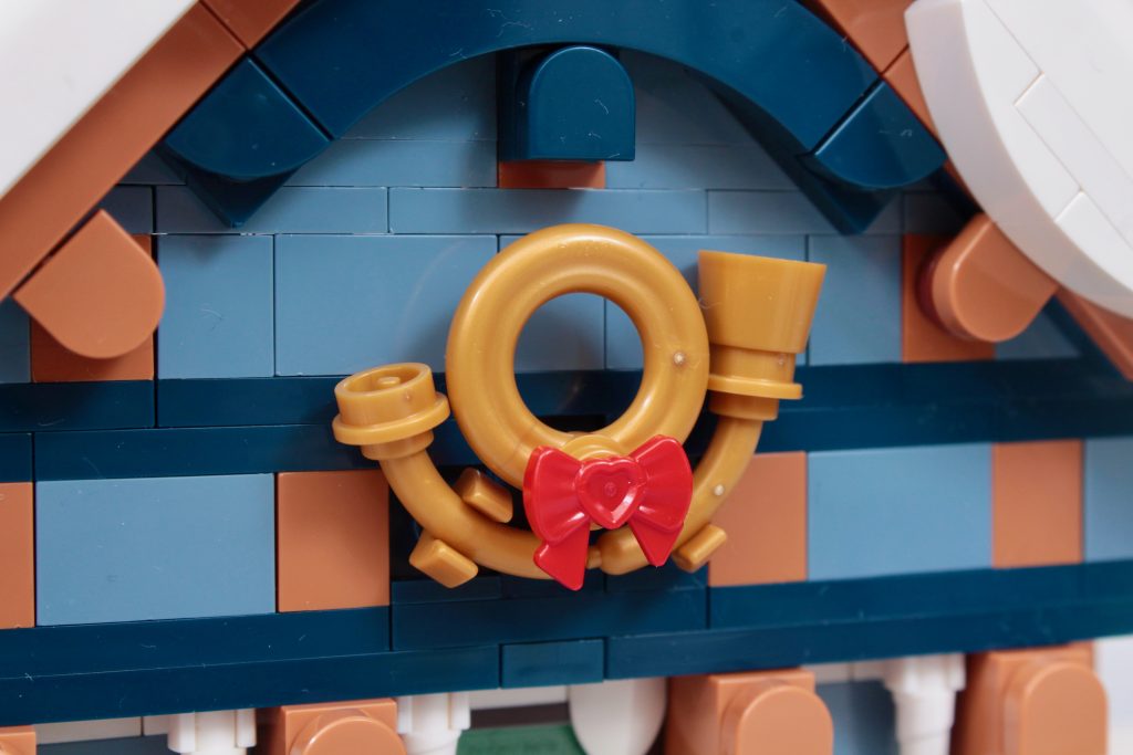 LEGO Winter Village 10339 Santas Post Office review 8 1024x683