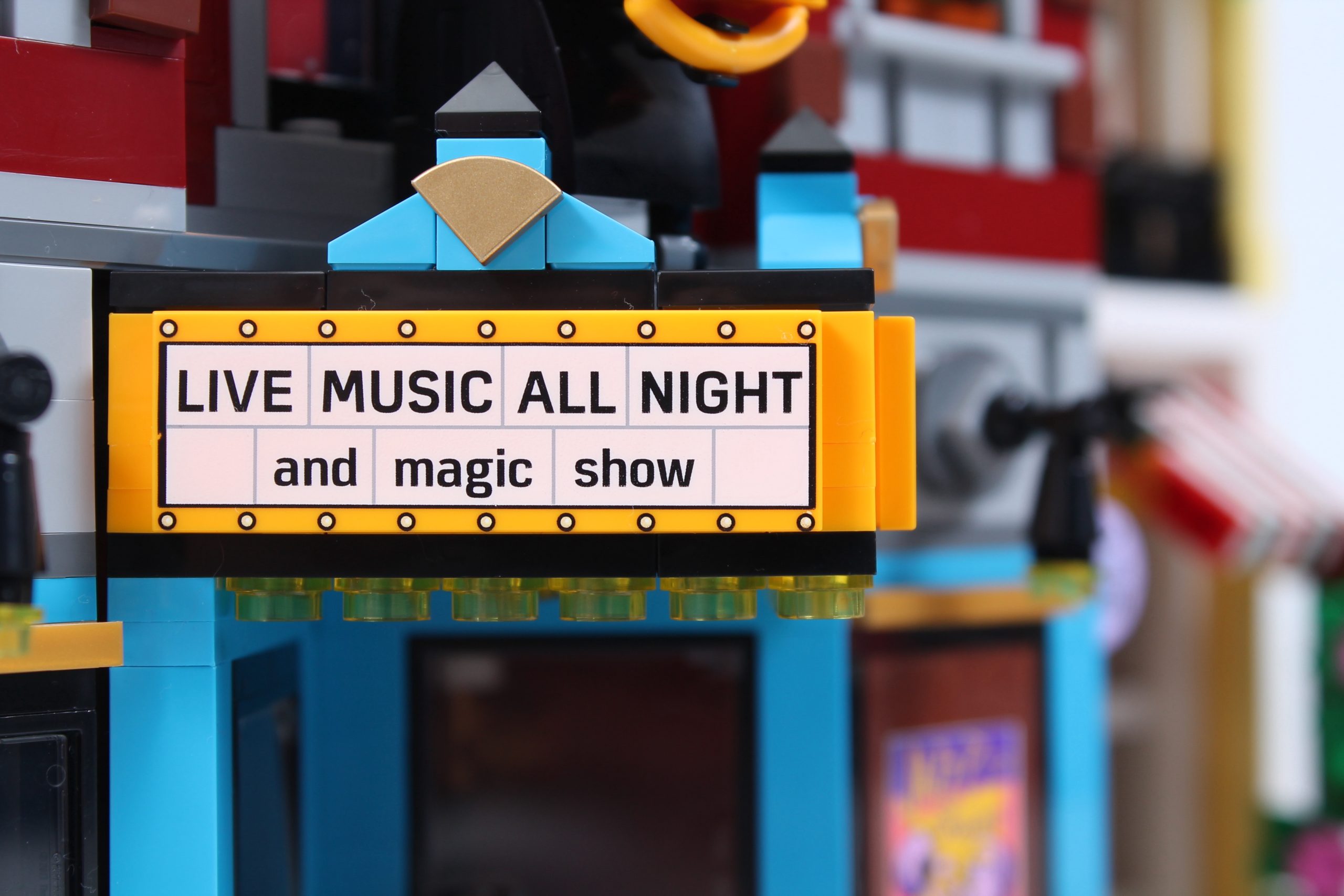 LEGO Icons 10312 Jazz Club review 22 scaled
