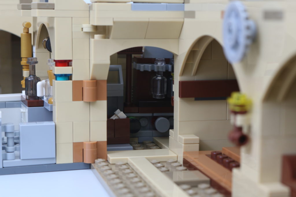 LEGO Star Wars 75290 Mos Eisley Cantina review 75